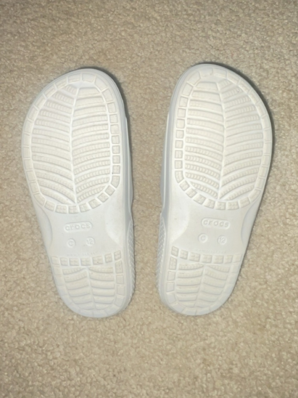 Kids white Crocs slides size 12 - Picture 4 of 7